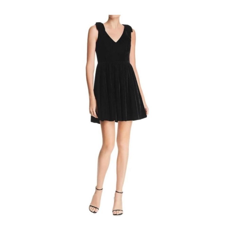 Aqua Velvet lbd with bow detail on shoulder Medium